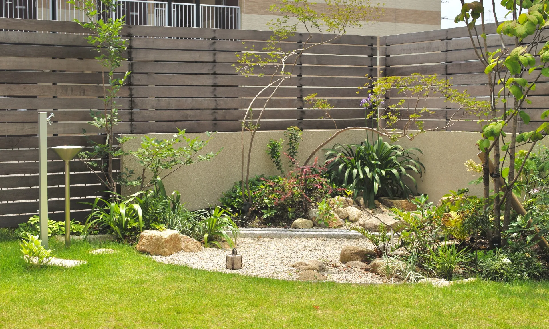 vol.15 東近江市|芝生のプライベートガーデン | WARMS