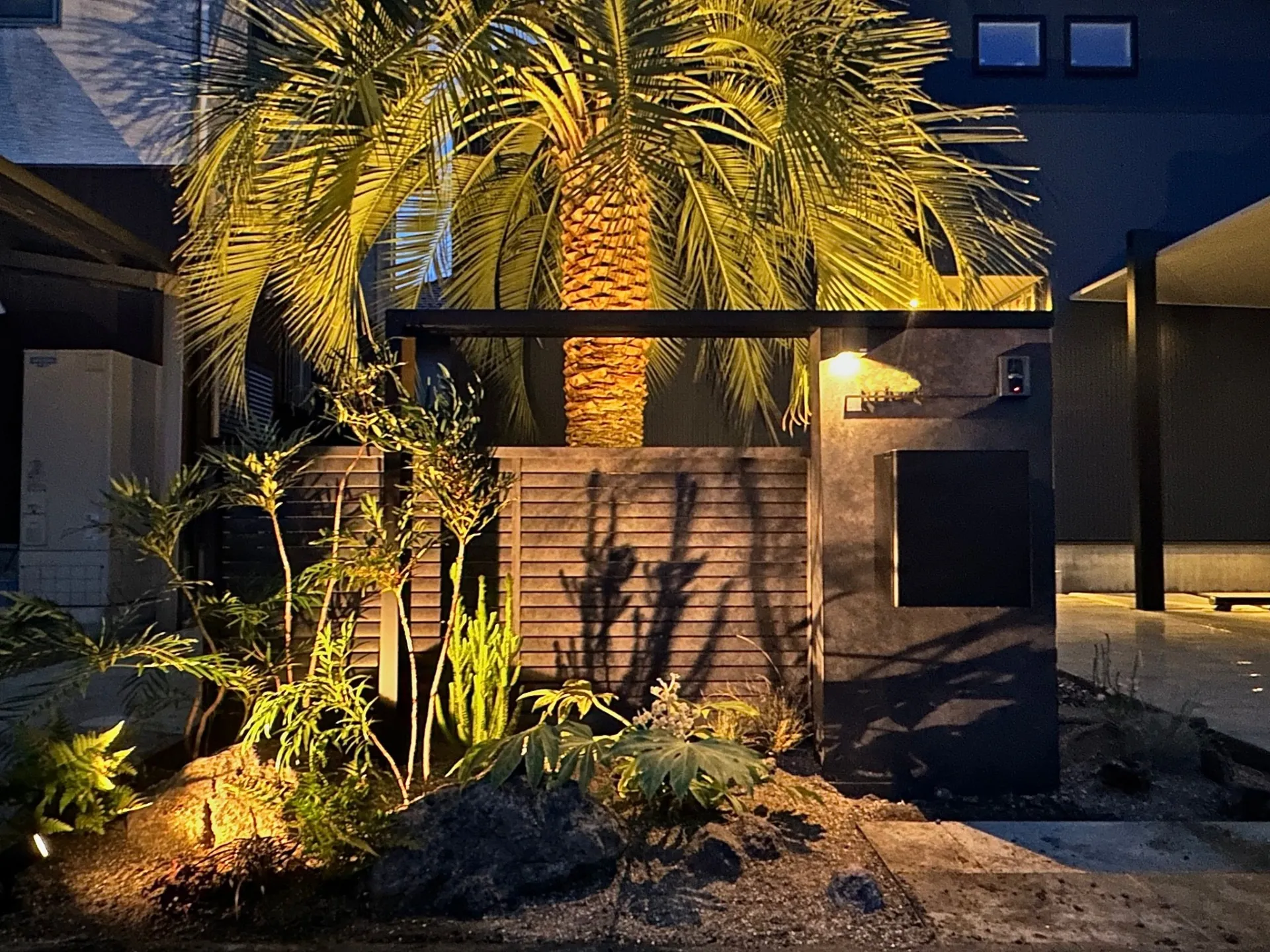 vol.20 蒲生郡|パームツリーとカーポートSCのリゾートデザイン| ルポハウス